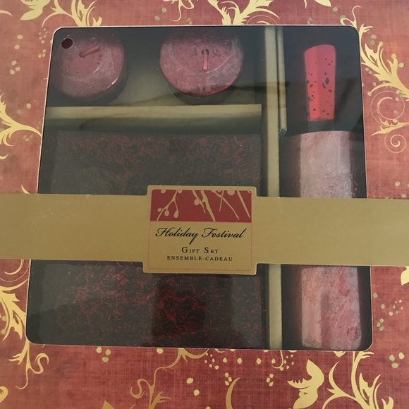 NWT Holiday Festival Candle Gift Set - Picture 4 of 5